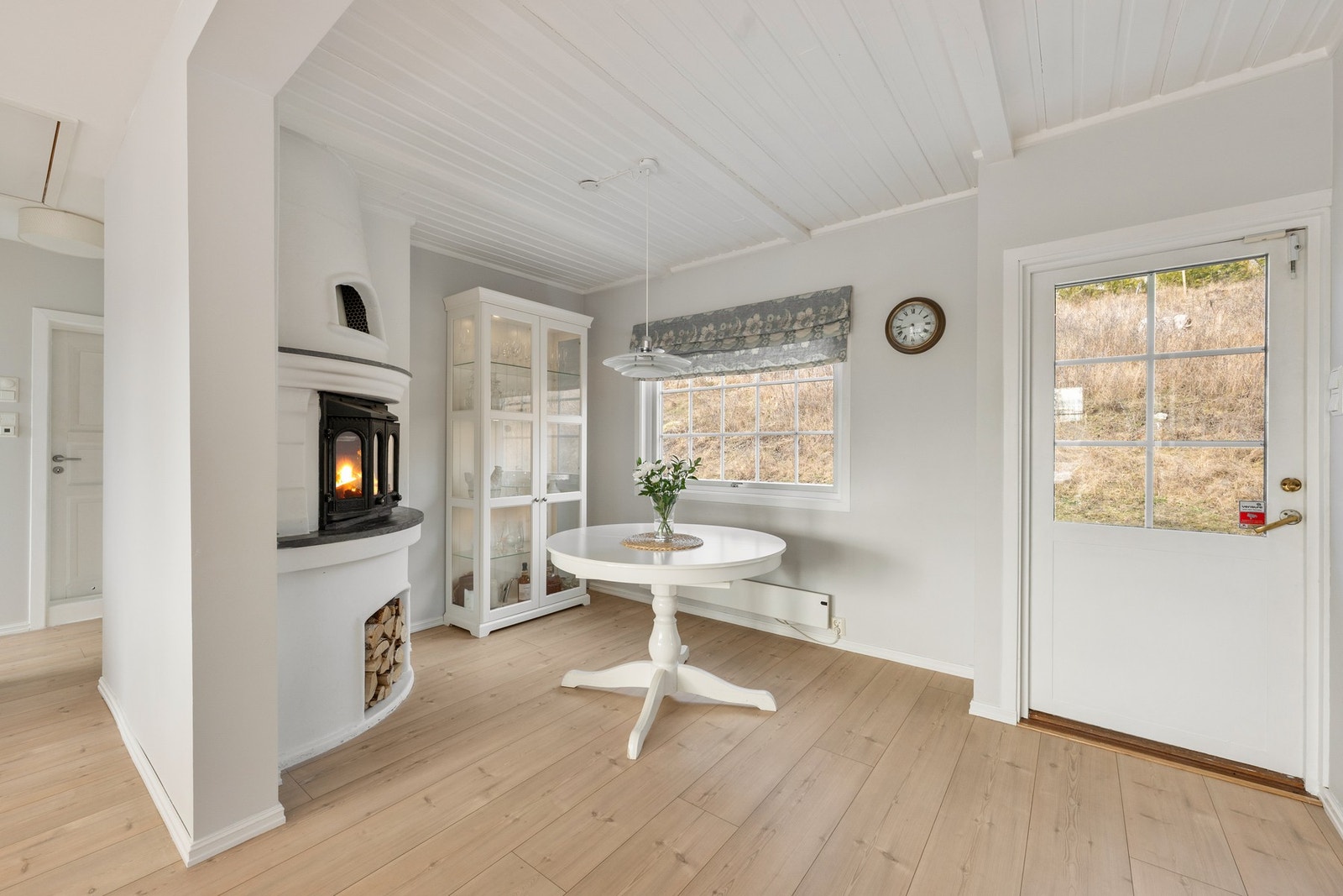 Det er også dør direkte ut til baksiden av huset. Galleribilde