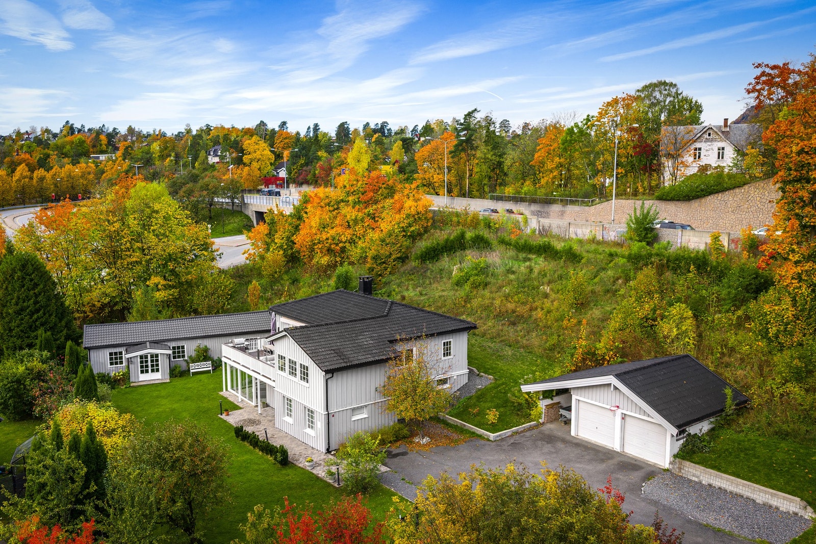 Utvendig drenering og fuktsikring er lagt nytt i 2015. Galleribilde