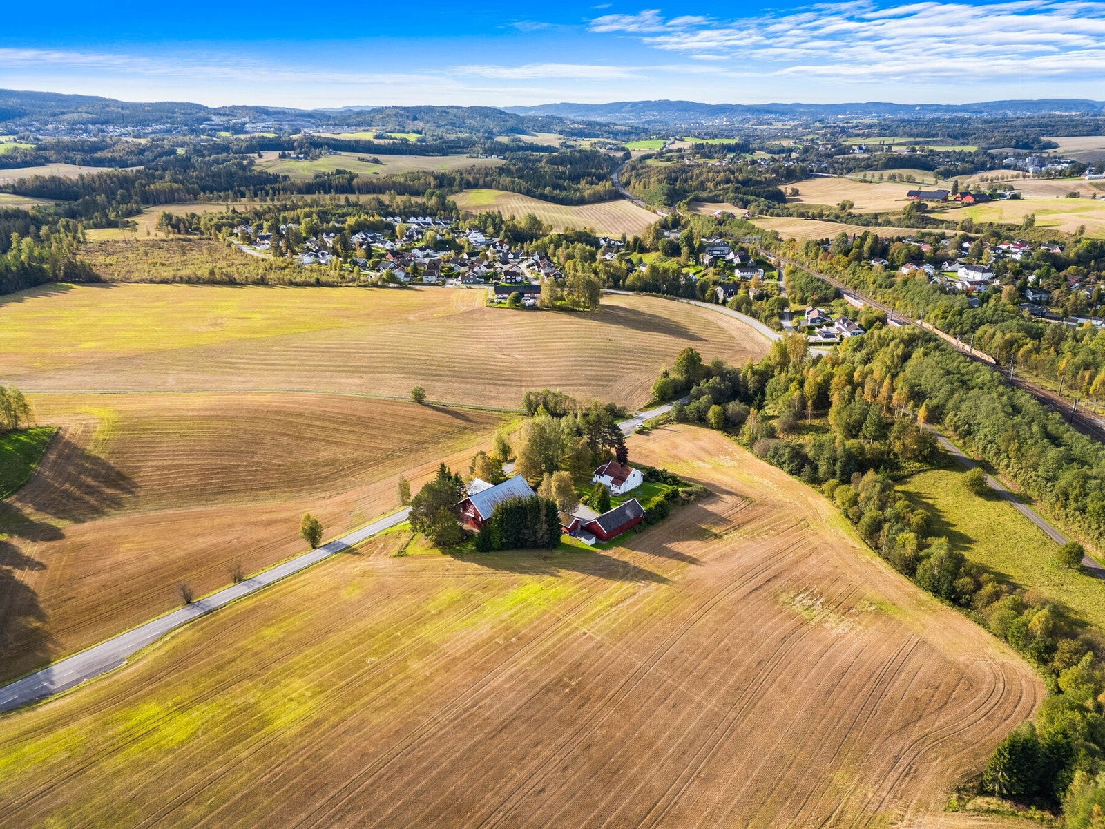 Frogner, Kløfta, Jessheim, Skedsmokorset eller Lillestrøm by? alle ligger like i nærheten. Galleribilde