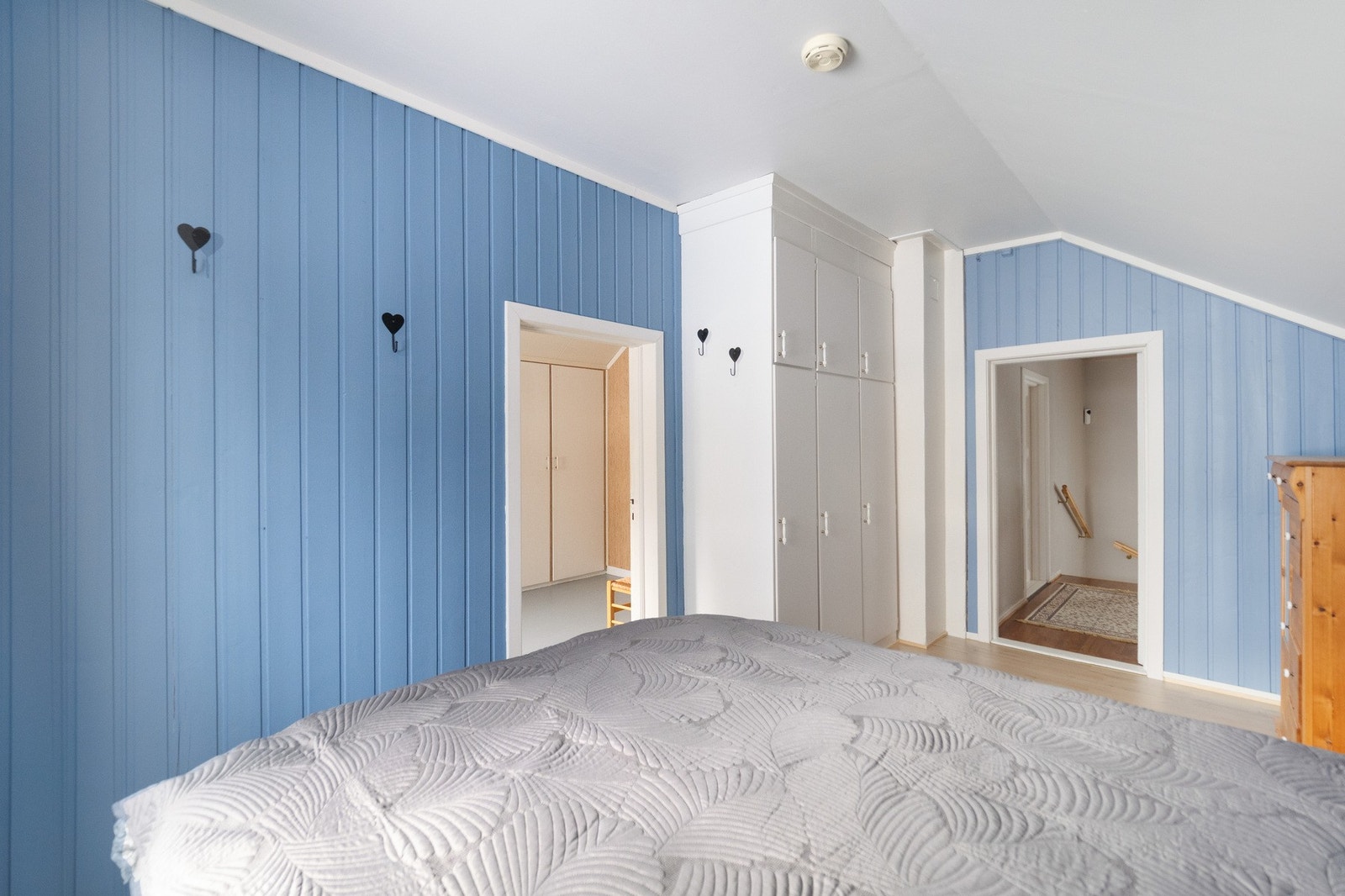 Adkomst fra gang og dør til soverom 3. Galleribilde