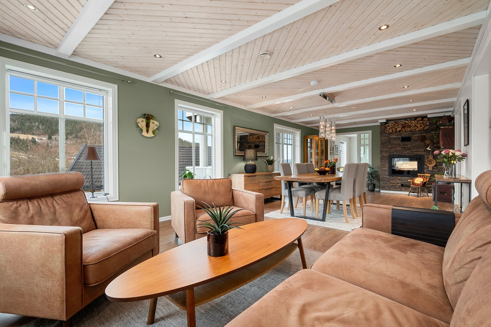 Romslig og fin stue Galleribilde