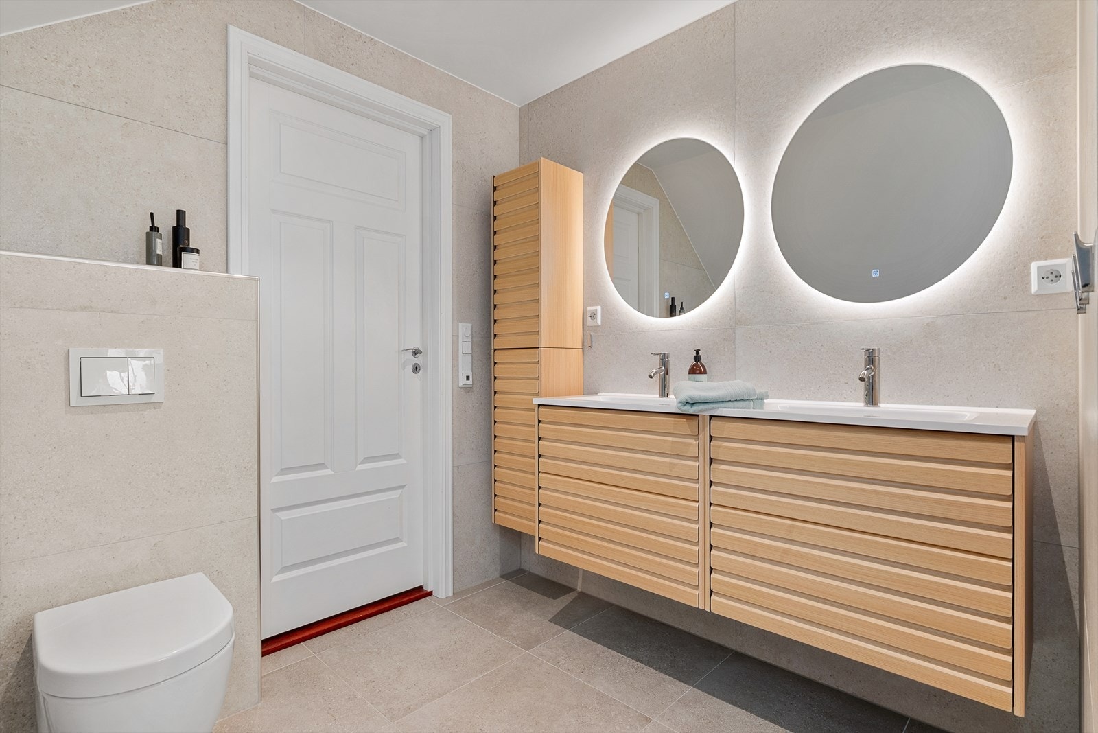 Fint og moderne bad i 2. etasje fra 2024 Galleribilde