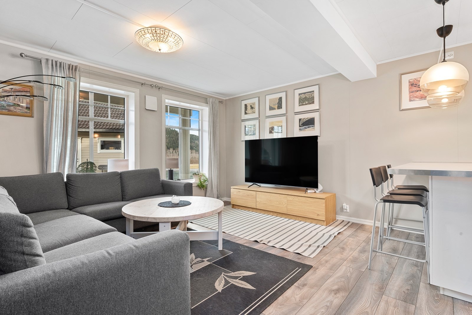 Utleiehybel i sokkeletasje Galleribilde