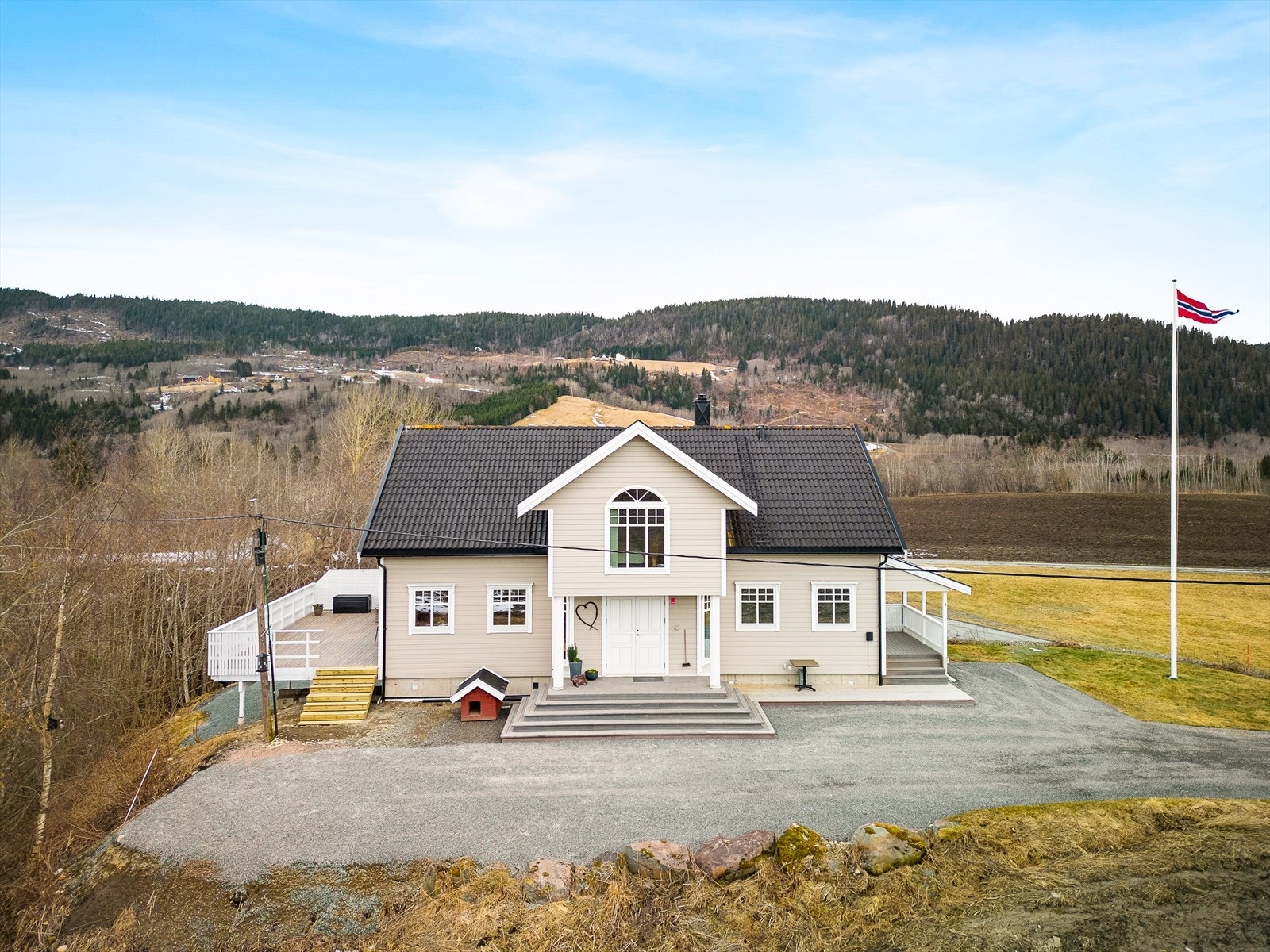 Fra eiendommen er det kort vei til flotte turområder Galleribilde