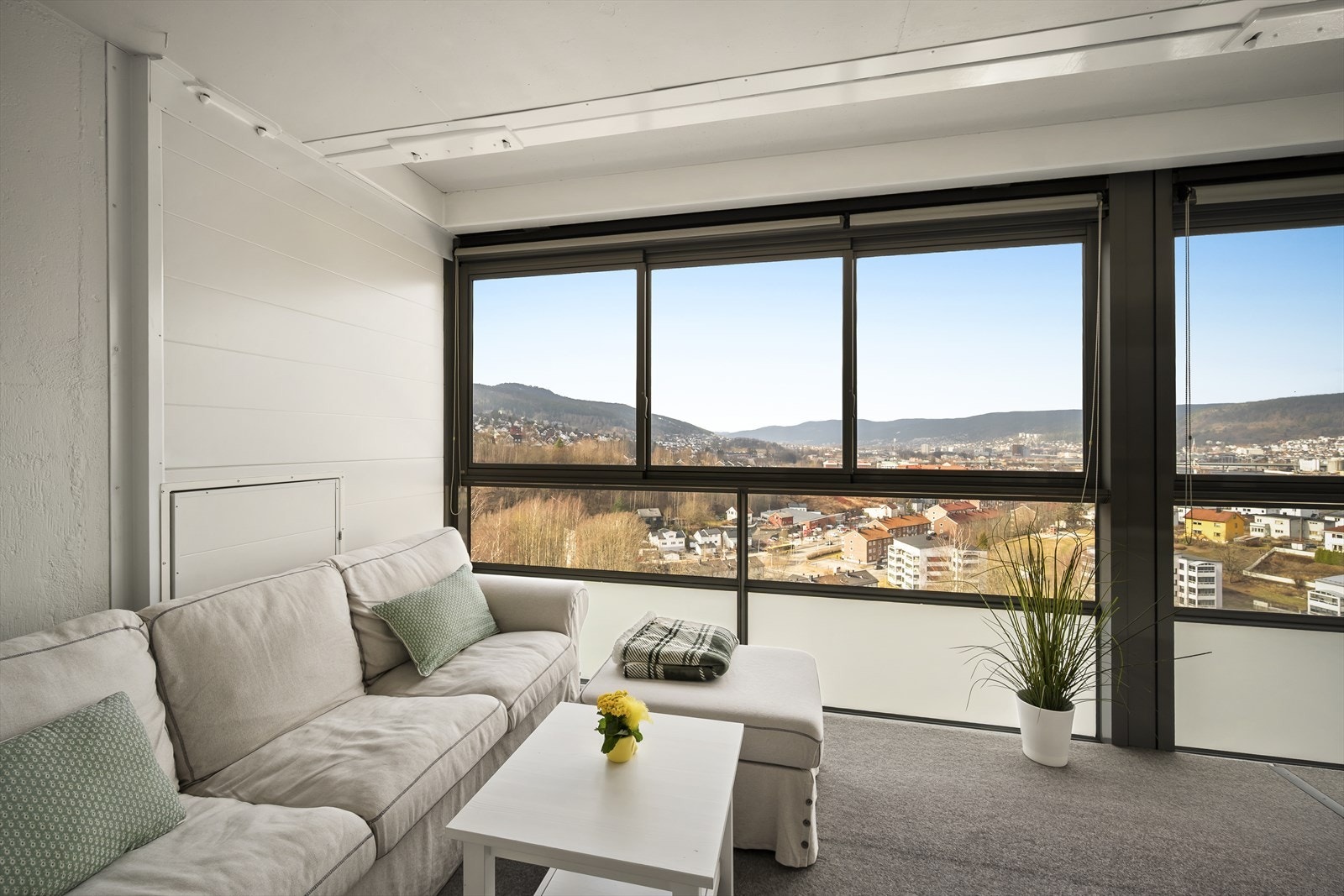 Balkongene ble utvidet og innglasset i 2011. Galleribilde