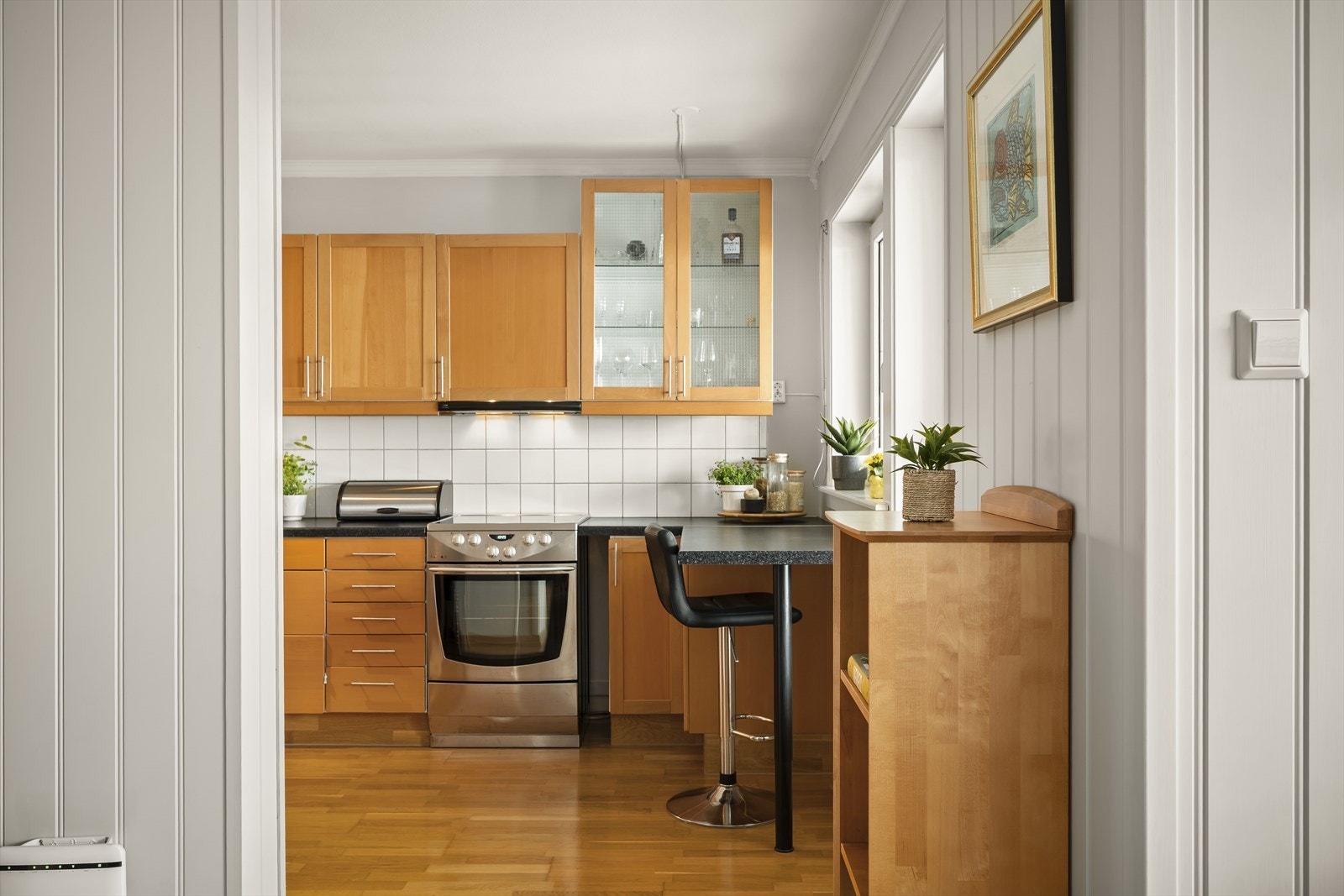 Kjøkkenet ligger separat fra stuen, praktisk! Galleribilde