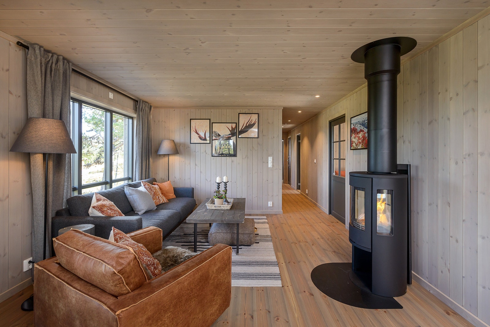 Interiørbilde fra en annen Snøhetta hytte Galleribilde