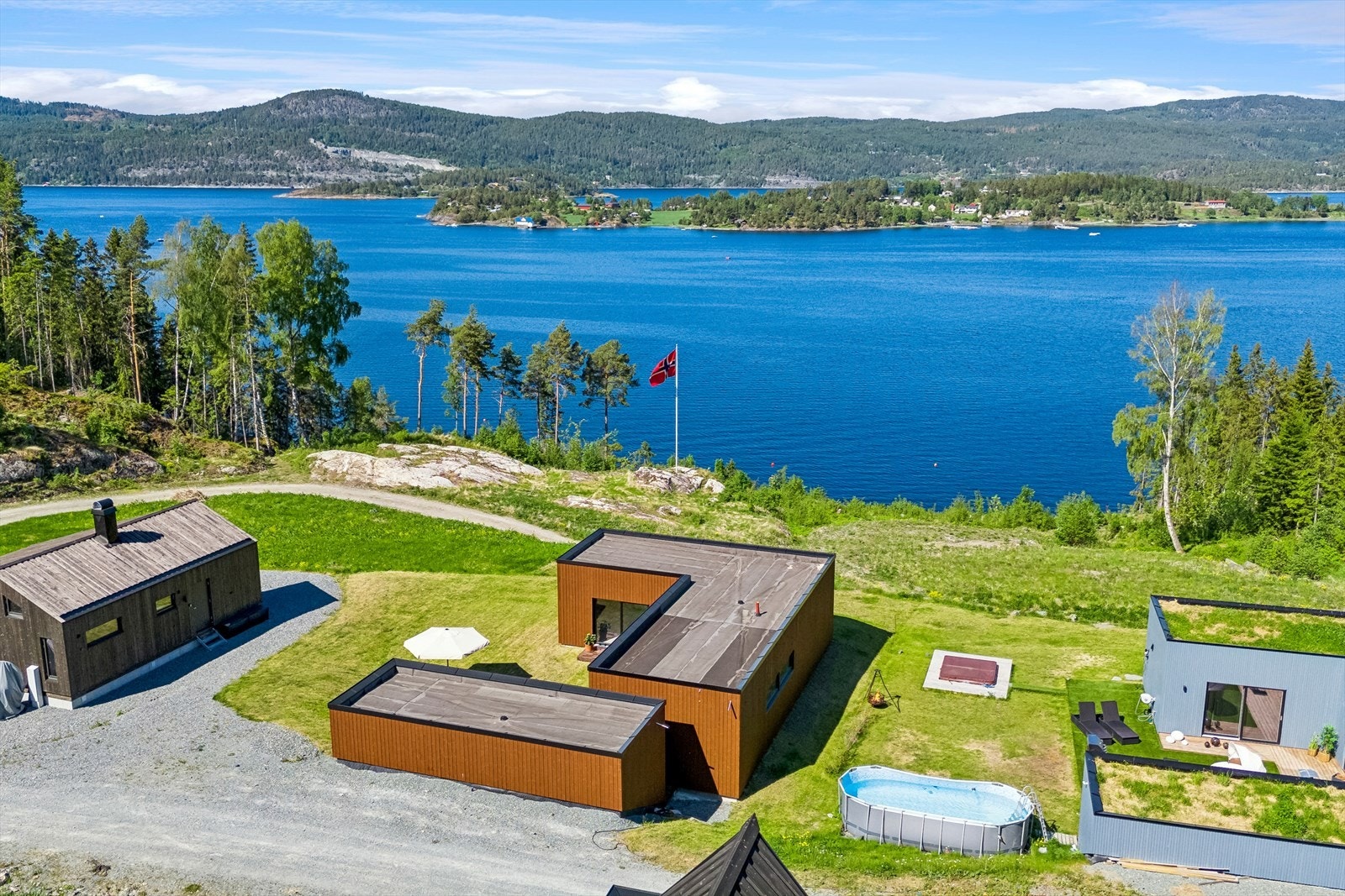 Det står i dag to råbygg klare - her har man muligheten til å forme drømmehytta som man selv vil innvendig. Galleribilde
