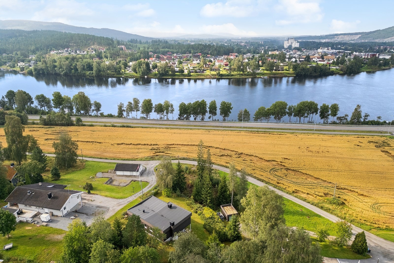 Landlige og idylliske omgivelser, men likevel sentralt. Galleribilde