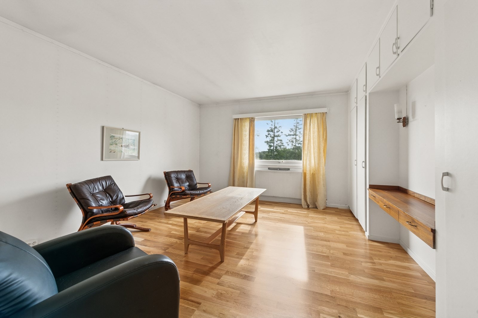 Romslig hovedsoverom som har blitt benyttet som tv-stue. Galleribilde