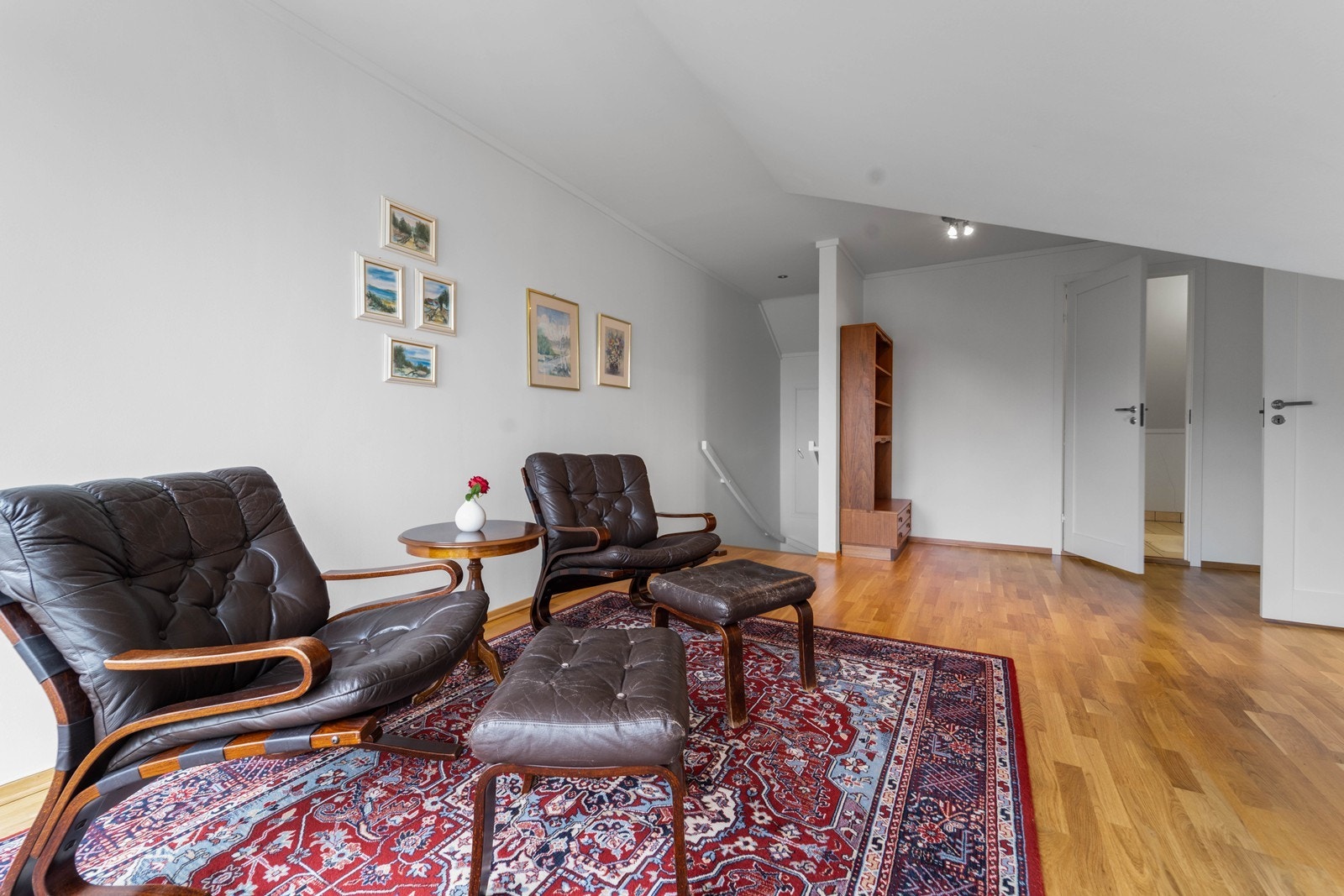 Loftstue med egen balkong. Galleribilde