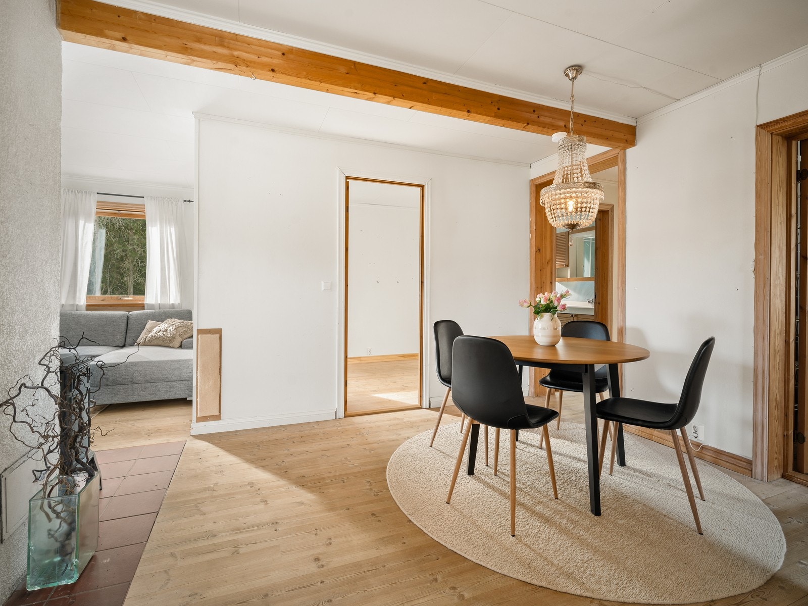 Utleiedel - Spisestue. Galleribilde