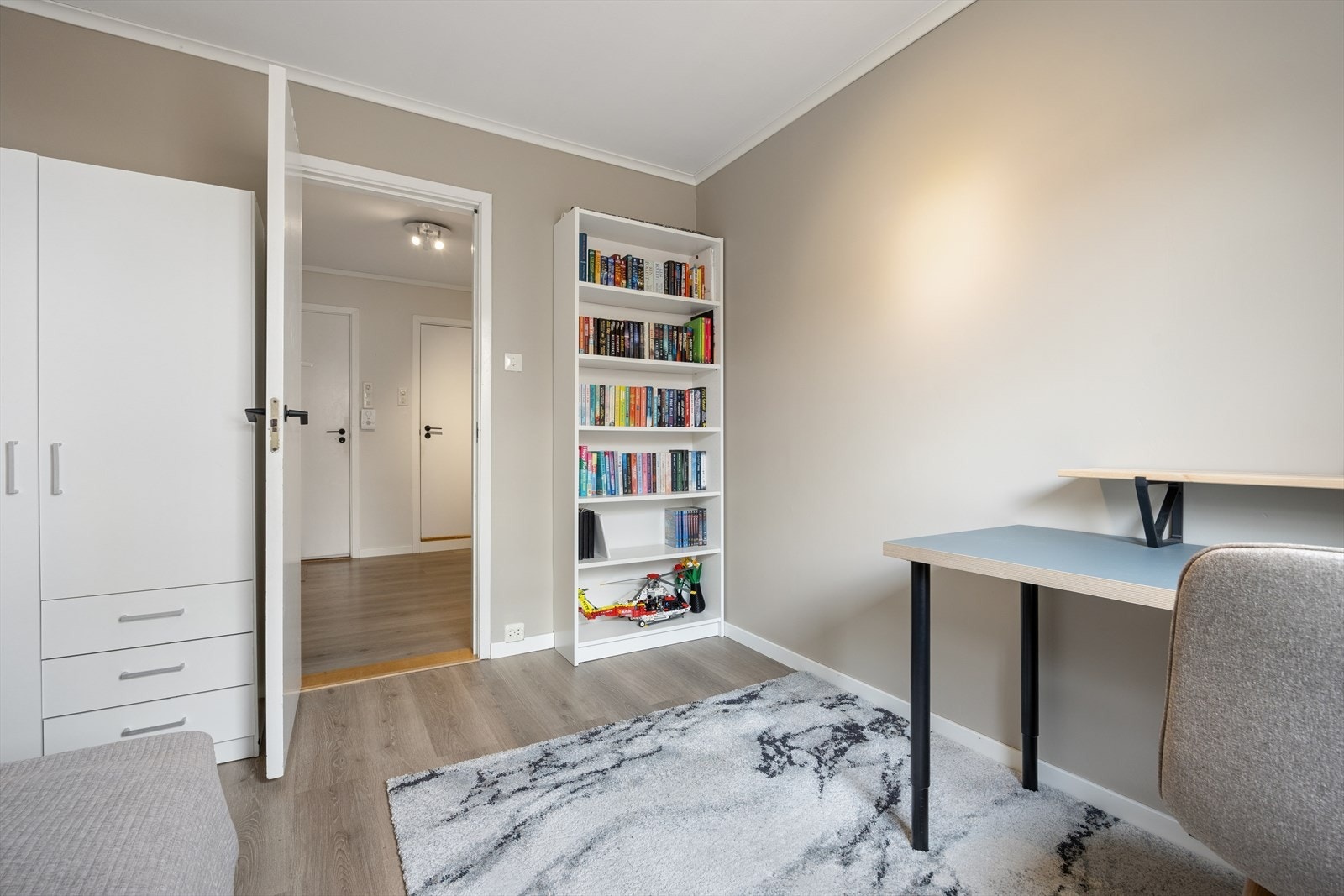 Soverom 3. Også dette rommet er utstyrt med garderobe. Galleribilde