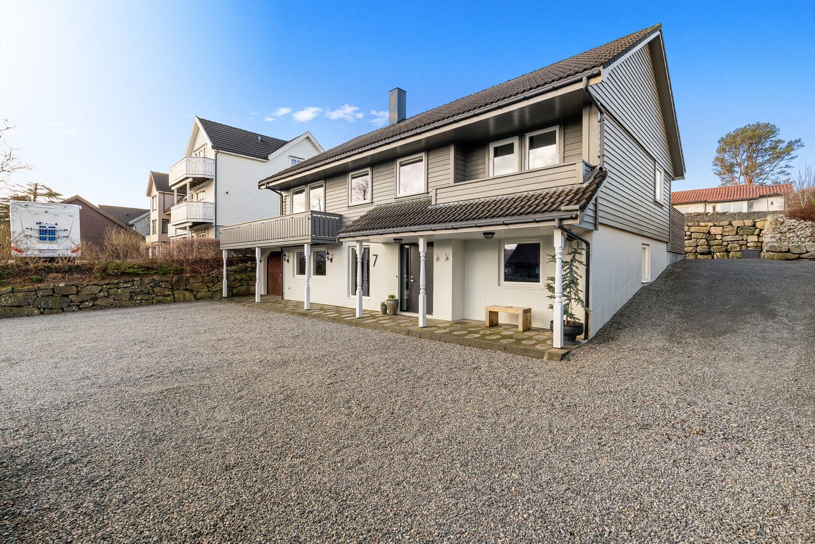 Eiendommen ligger svært attraktivt og barnevennlig til på Undheim - Velkommen til hyggelig visning Galleribilde