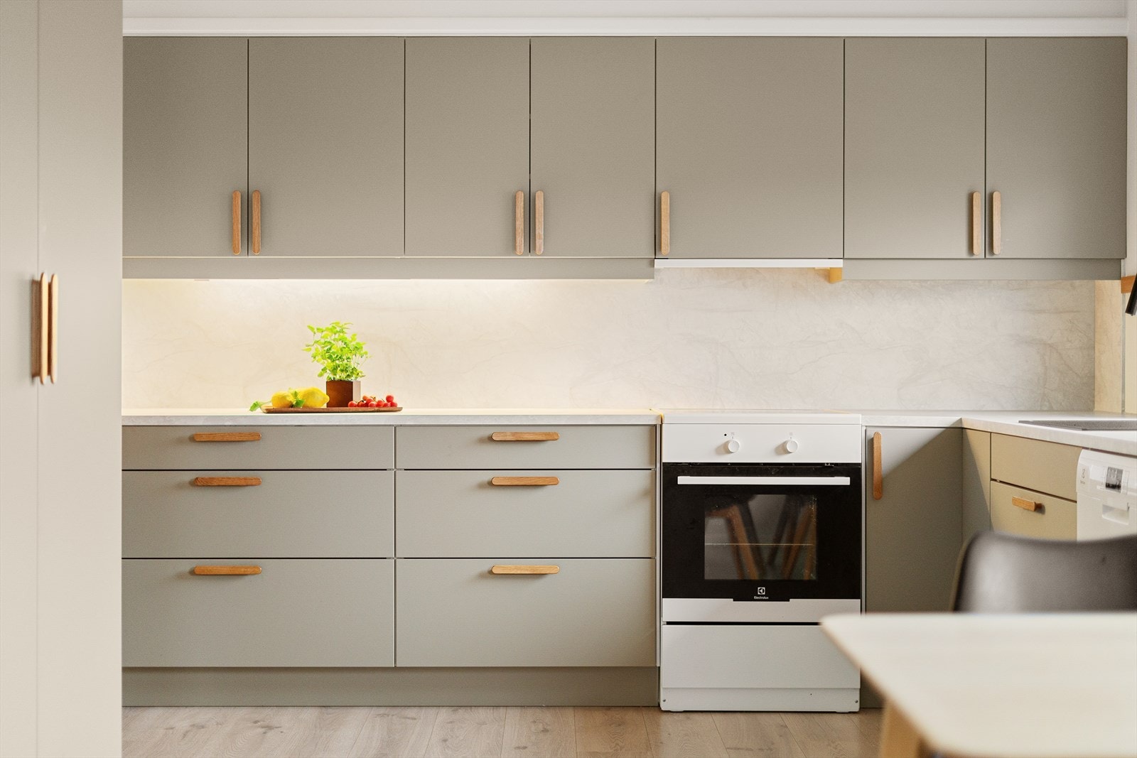 Godt med skap- og benkeplass Galleribilde