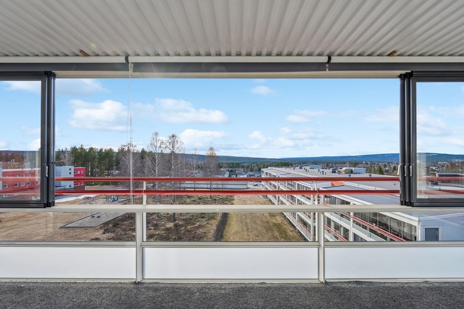 Den vestvendte plasseringen gir gode solforhold på ettermiddag og kveld. Galleribilde