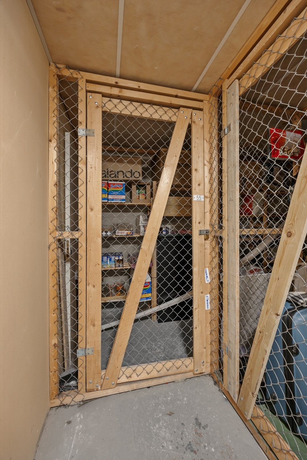 Bodene gir rikelig med ekstra lagringsplass. Galleribilde