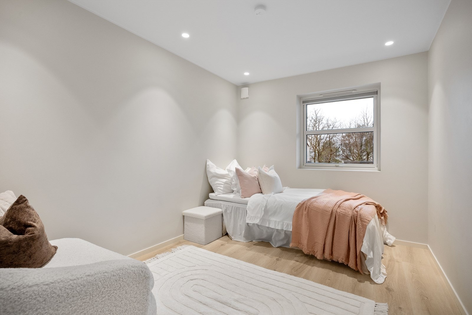 Leilighetens andre soverom er også av god størrelse. Galleribilde