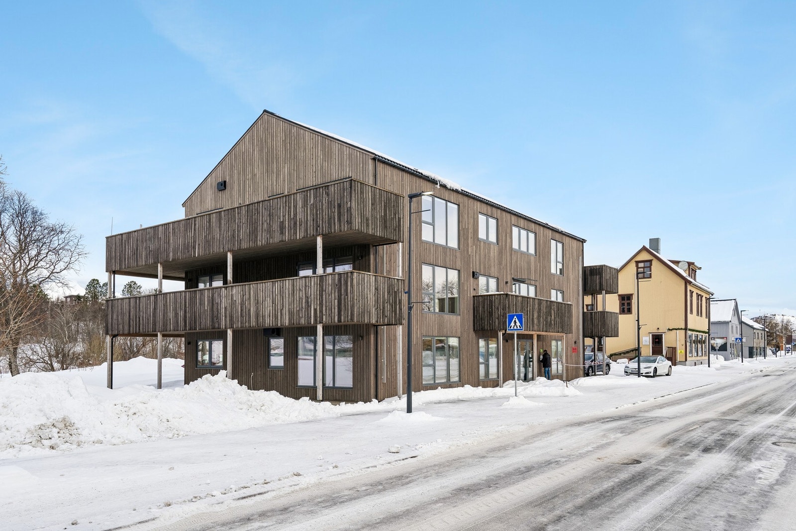 Leiligheten ligger i 2 etasje i sameiet Elvevollene. Galleribilde