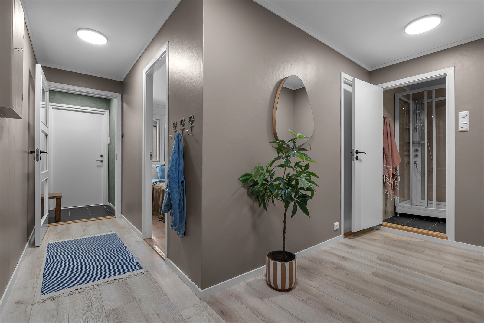 Gang og entré Galleribilde