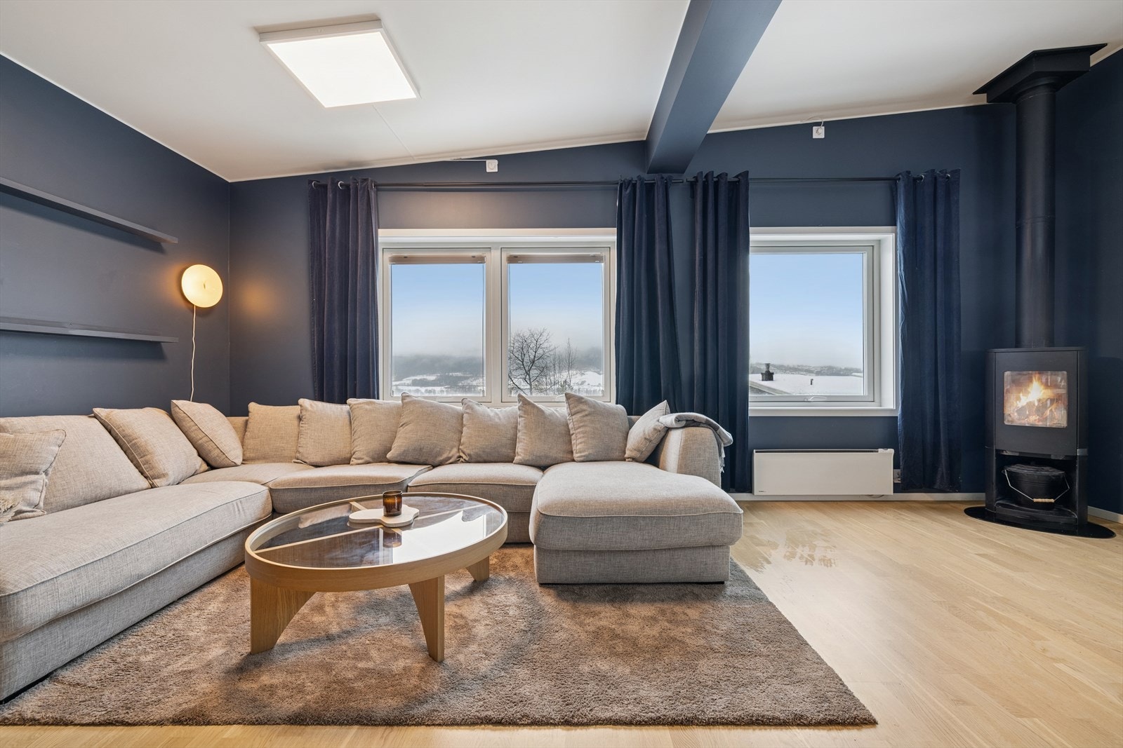 Her får du oversiktlig og fin utsikt fra stuevinduene. Galleribilde