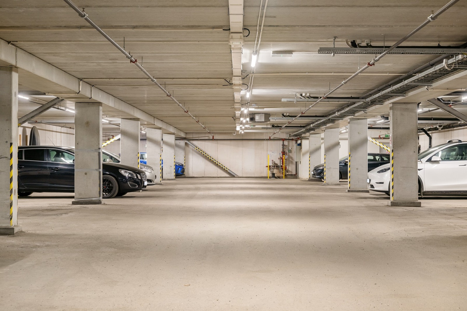 Garasjeplass i felles garasjeanlegg Galleribilde