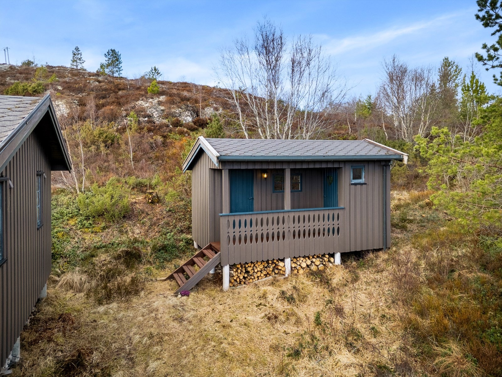 Utedo og bod Galleribilde