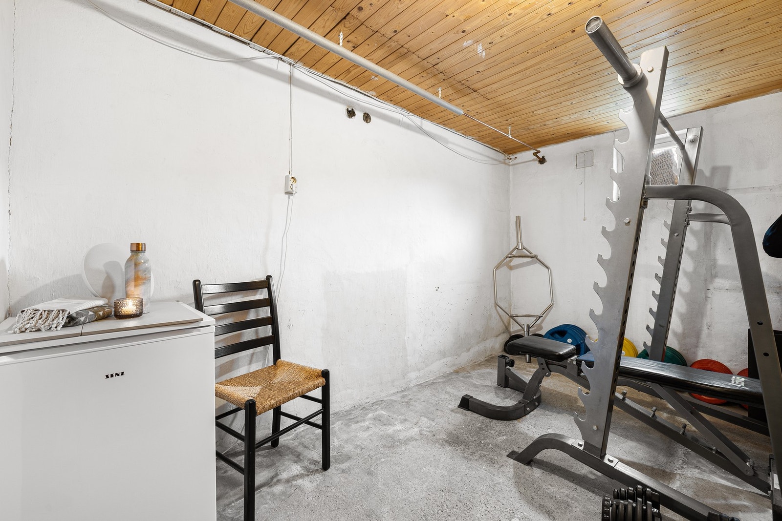 Praktisk bod som kan benyttes til lagring eller treningsrom. Galleribilde
