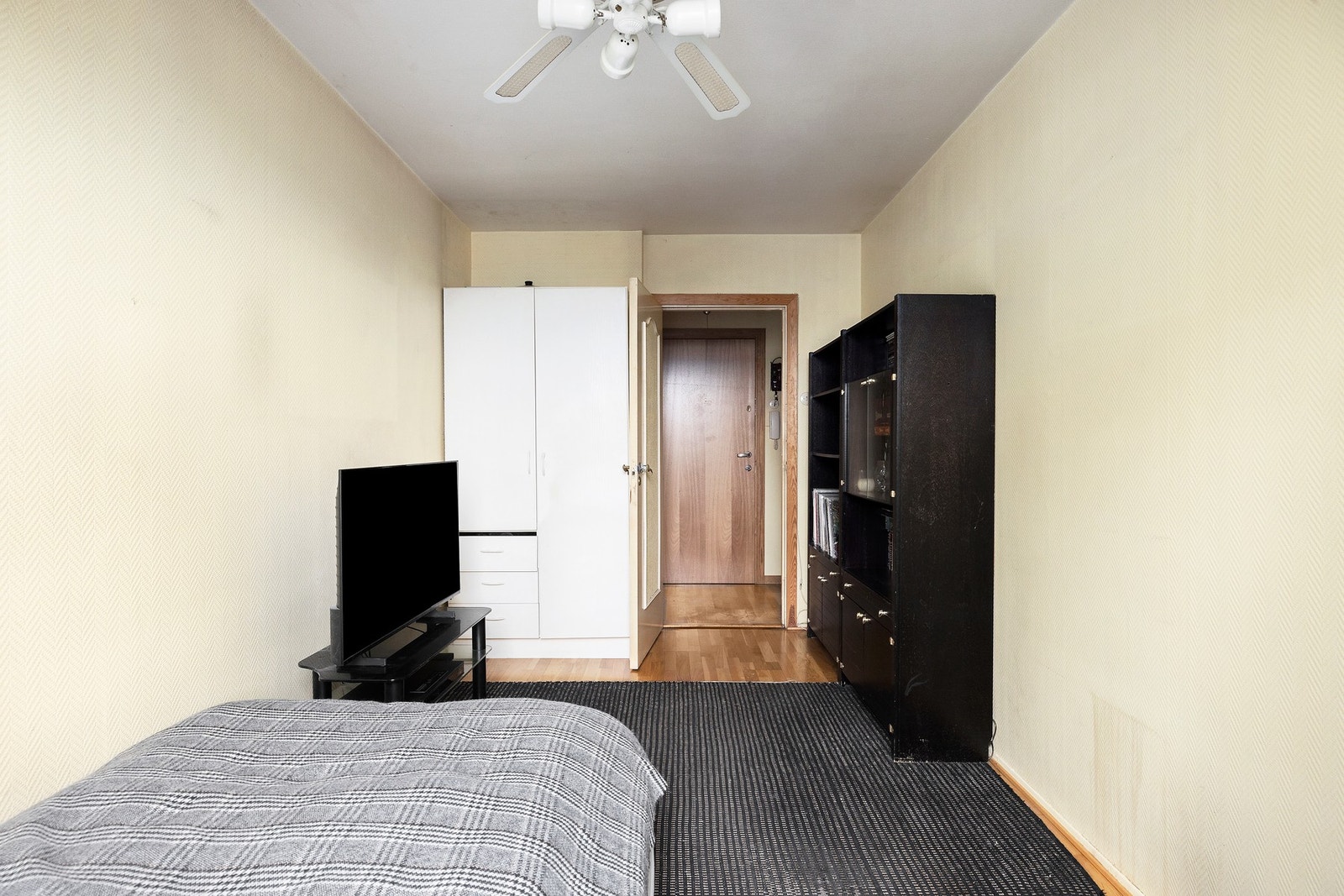 Rommet er perfekt som barnerom, gjesterom eller walk-in closet. Galleribilde