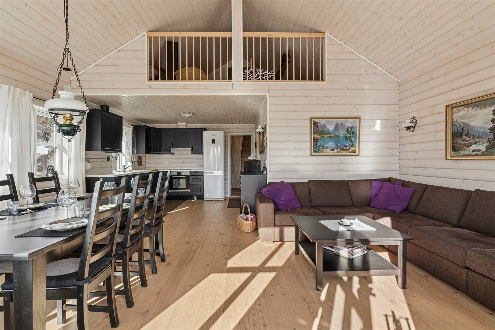 Stue med plass til hele familien! Galleribilde