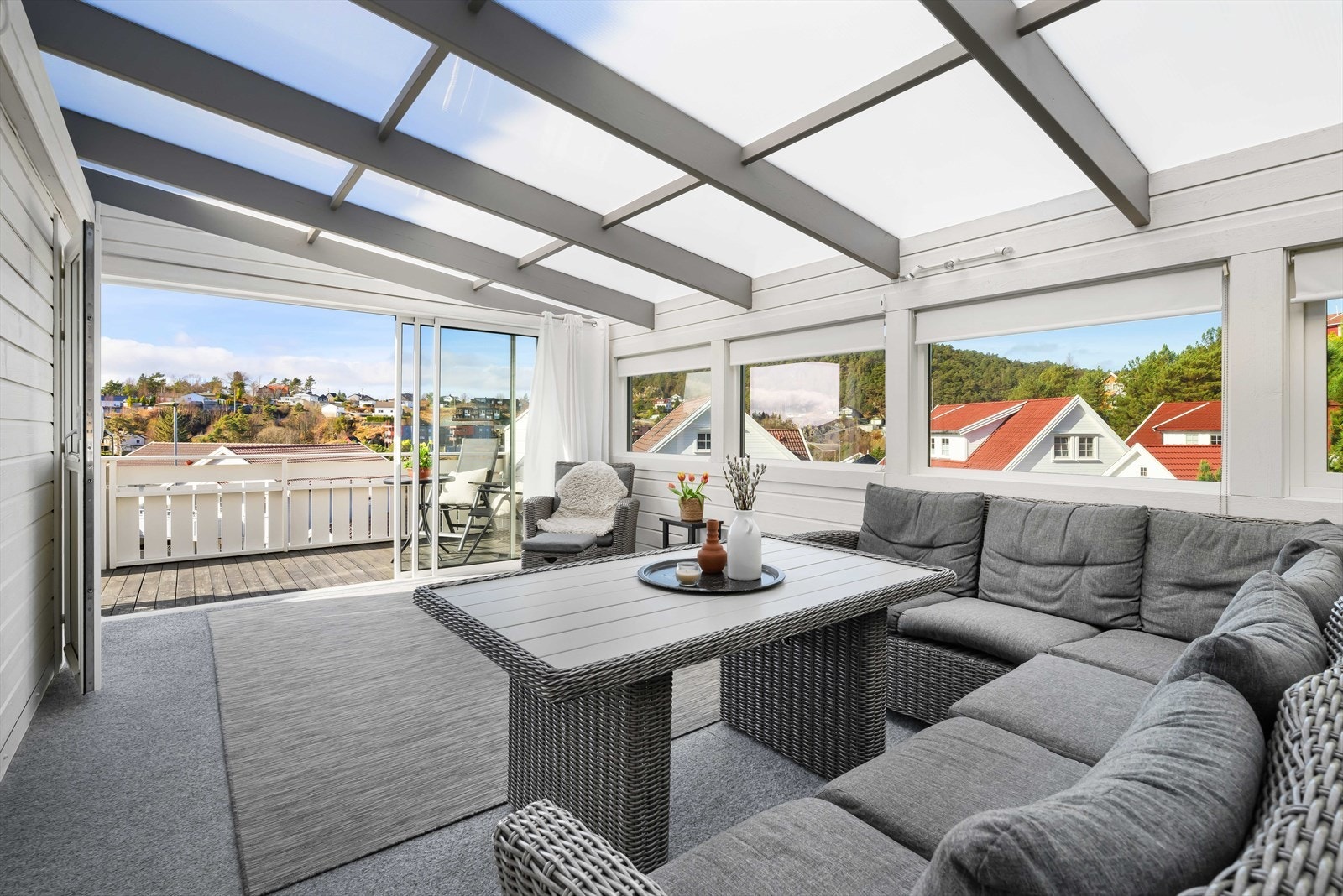 En herlig skjermet vinterhage/utestue. Galleribilde