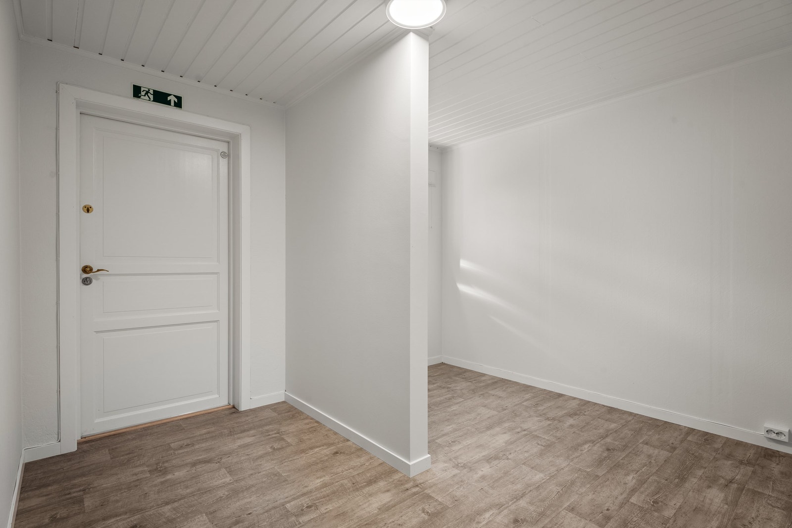 Entré/arbeidsrom tilhørende hybel nr. 2. Galleribilde