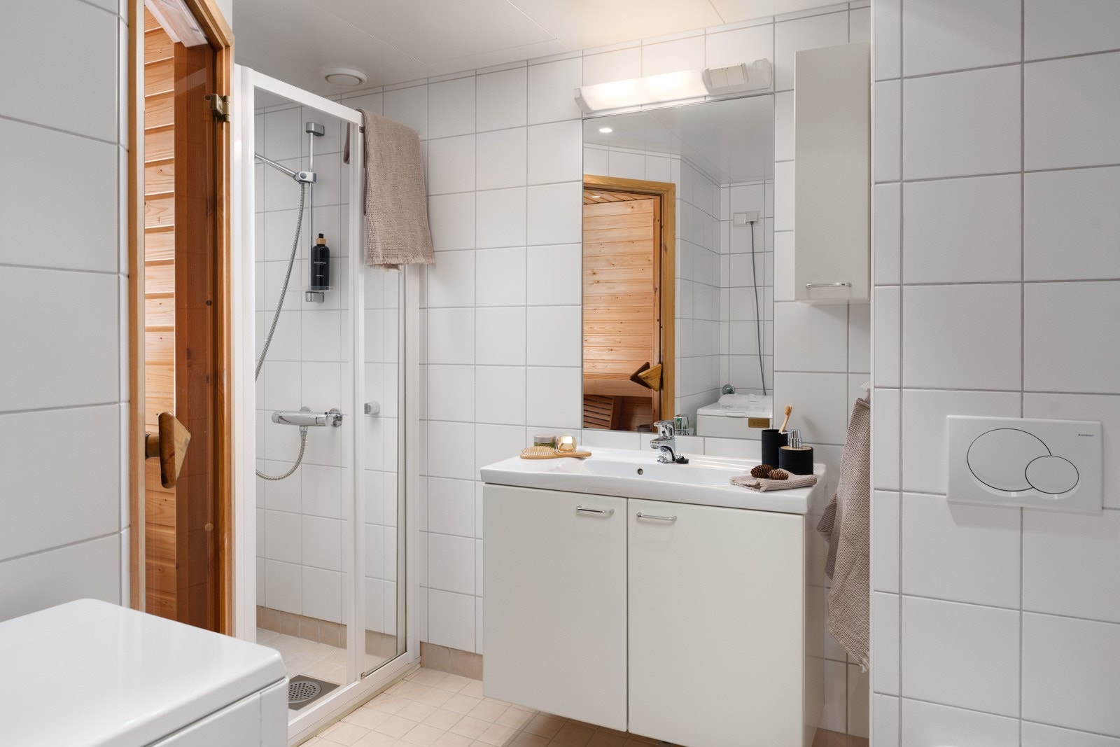 Bad med dusj og badstue Galleribilde