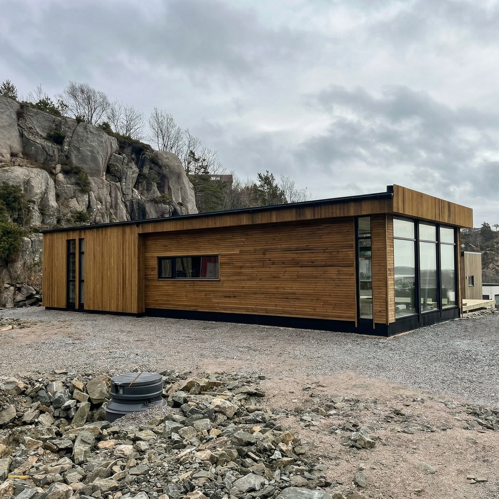 Bakside med innkjøring Galleribilde