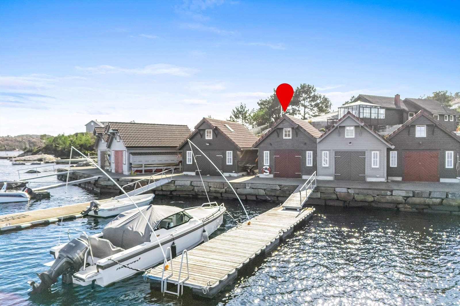 12 meters flytebrygge som deles med nabo Galleribilde