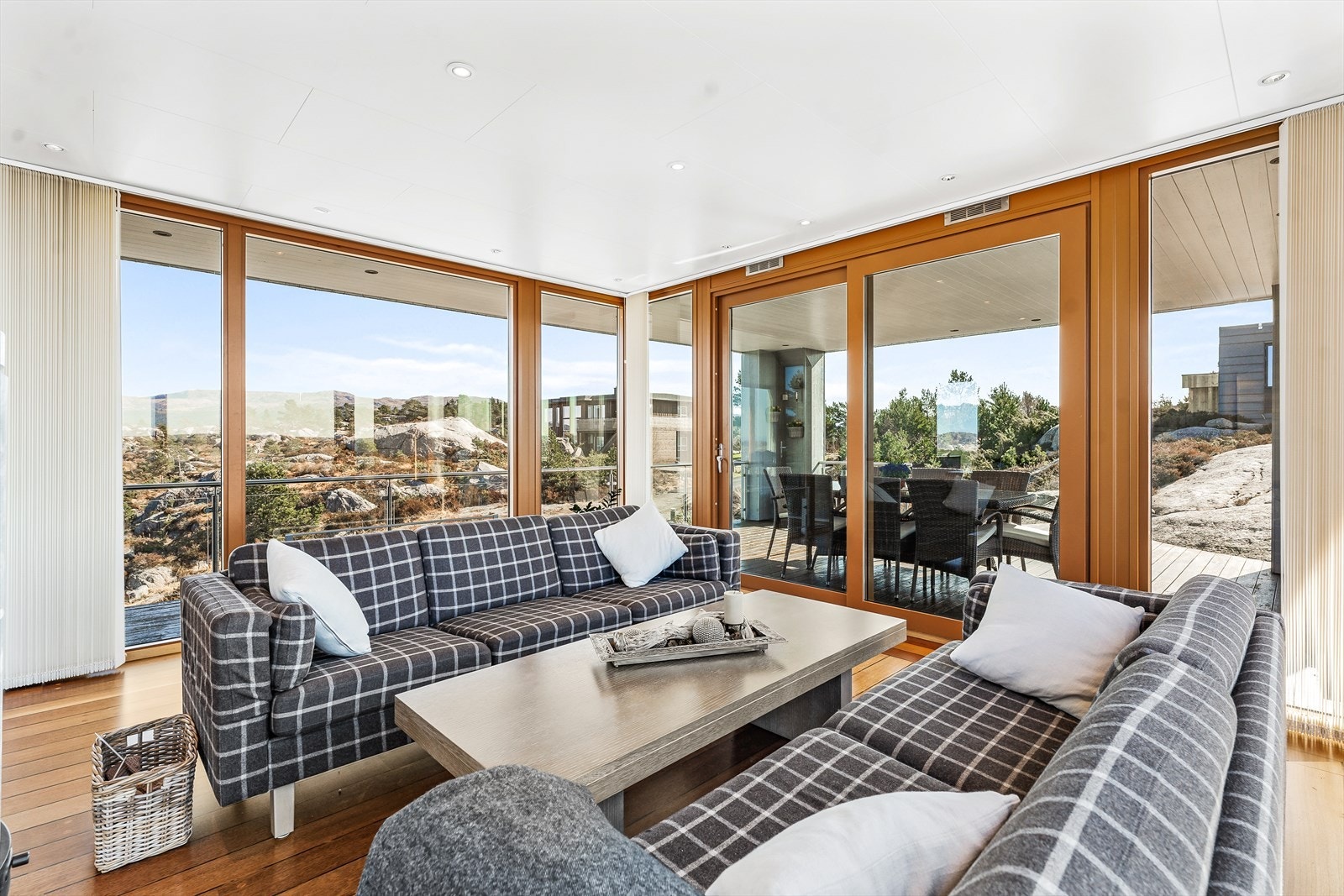 Lamellgardiner kommer til nytte når kvelden senker seg eller man ønsker skjerming fra sola Galleribilde