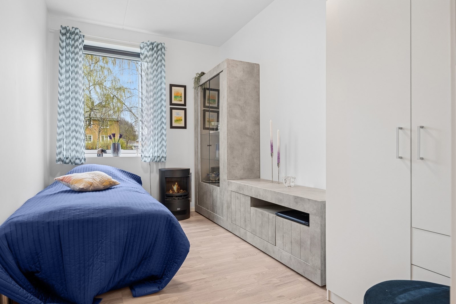 Soverom 2 er på 8 m². Galleribilde
