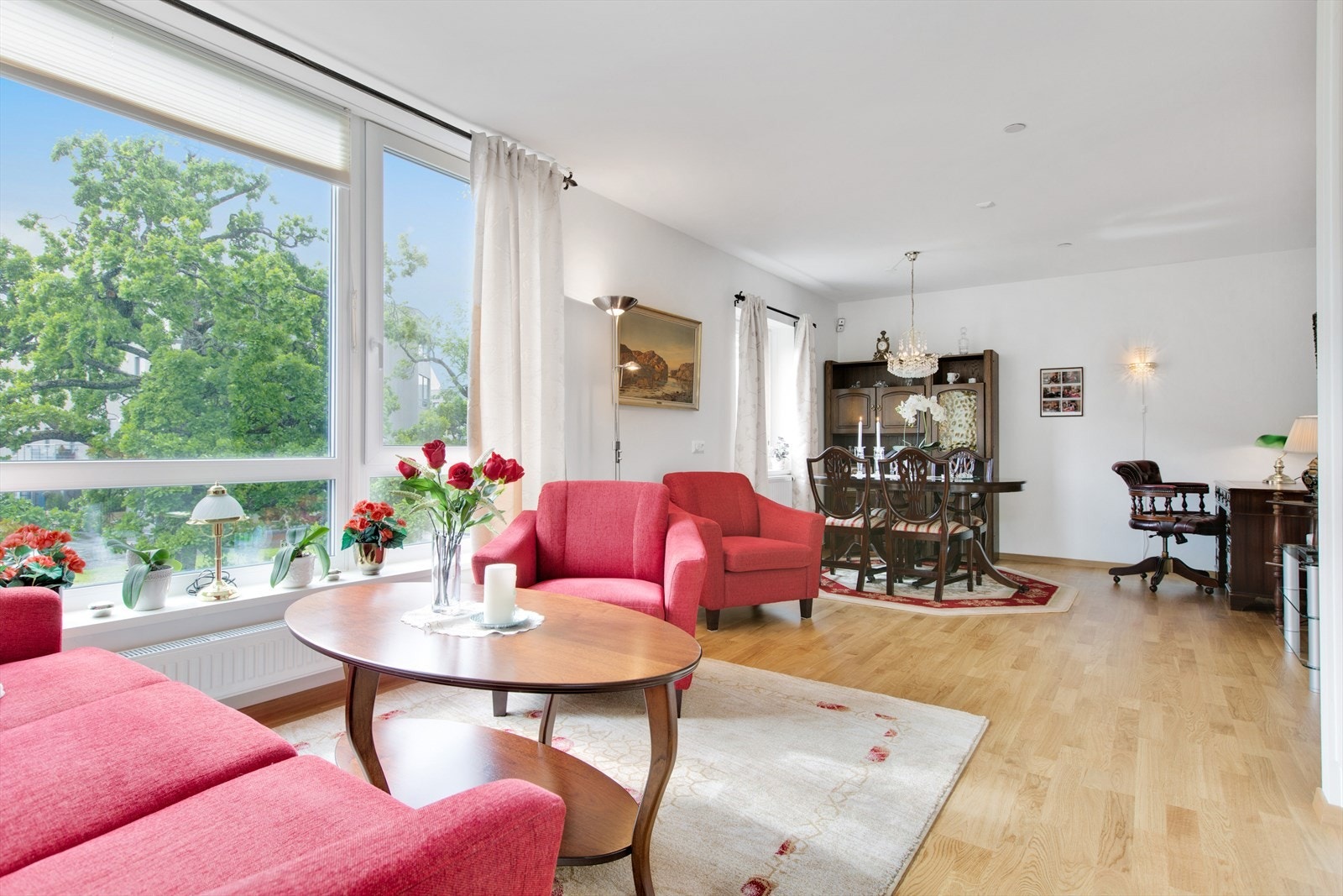 DNB Eiendom v/Jørgen Bratberg Michaelsen tlf. 47613726 ønsker deg velkommen til Munkvoll Gård og andre etasje i Midelfarts Veg 50! Galleribilde