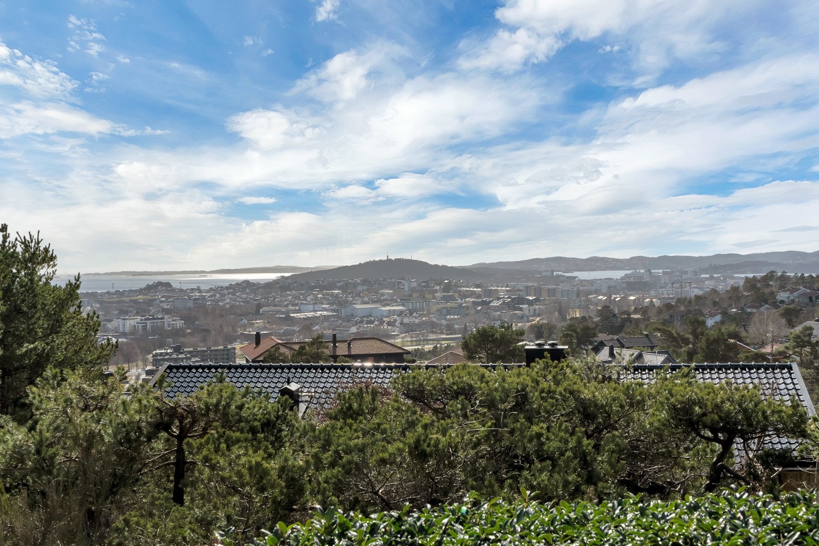 Praktfull 180 graders utsikt mot innseilingen, Lund, Kvadraturen etc. Galleribilde