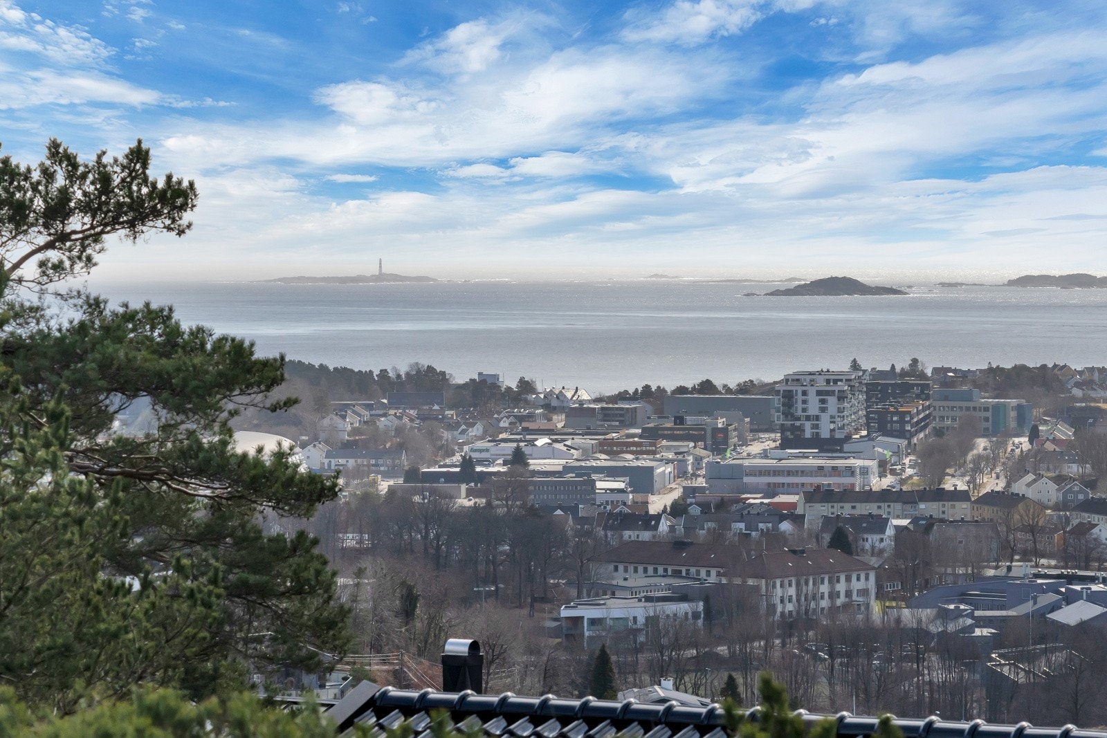 Praktfull 180 graders utsikt mot innseilingen, Lund, Kvadraturen etc. Galleribilde