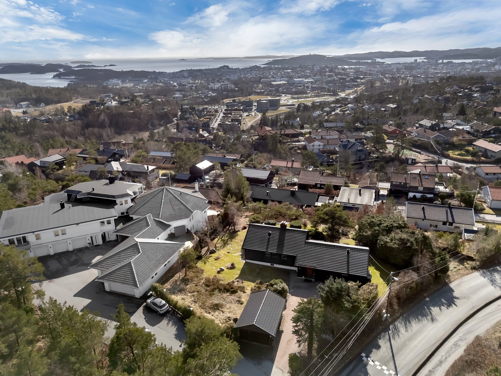 Pratfull utsiktstomt på over 2 mål. Galleribilde