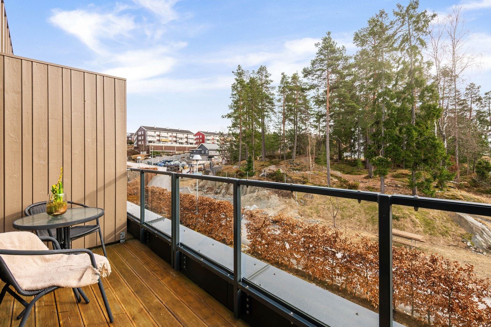 Hyggelig naturutsyn fra veranda i 2.etasje Galleribilde