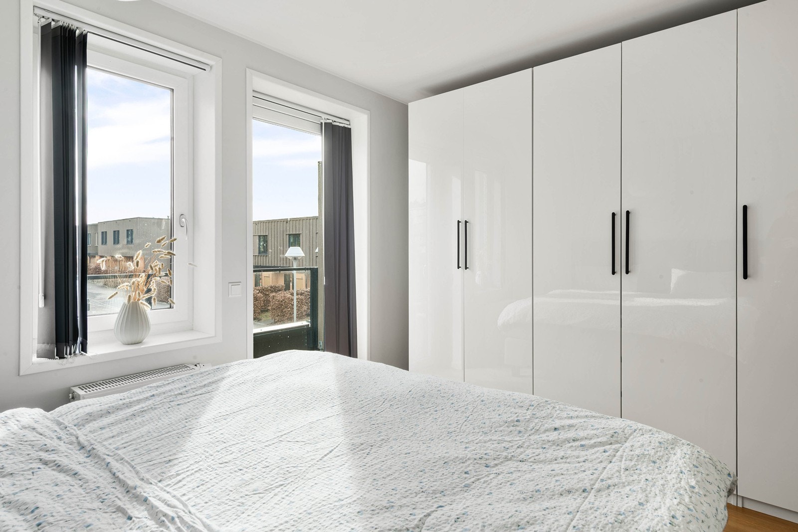 Hovedsoverom i 2.etasje med skapplass Galleribilde