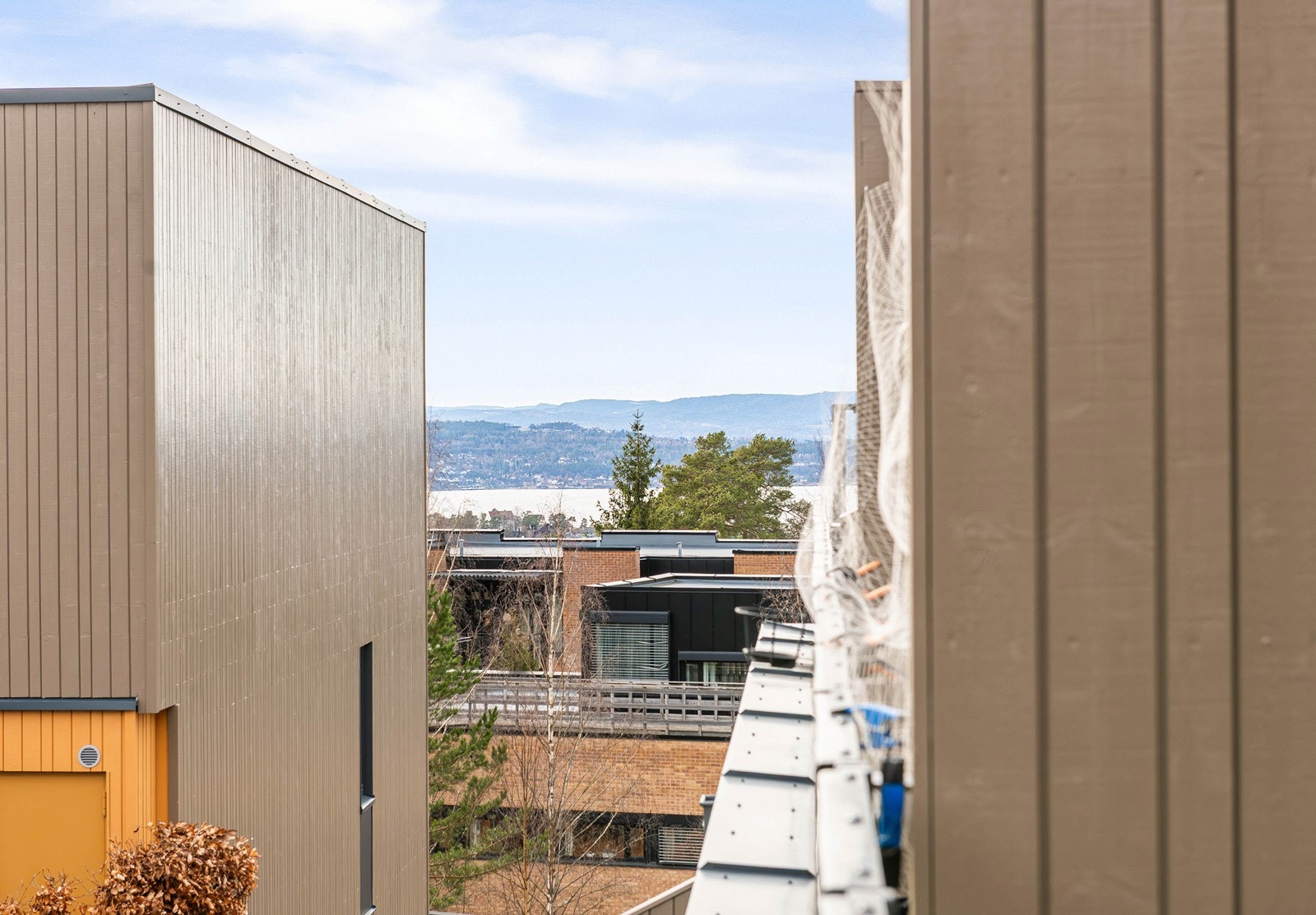 Utsikt fra balkong mot vest Galleribilde