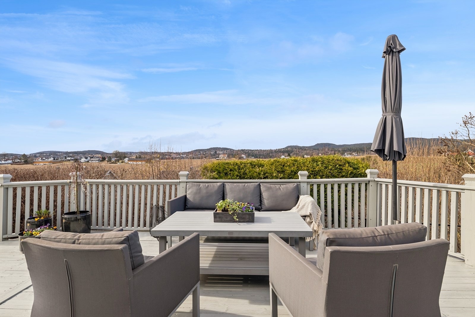 Uteområdene har gode solforhold, og du kan følge solen fra øst til vest. Galleribilde