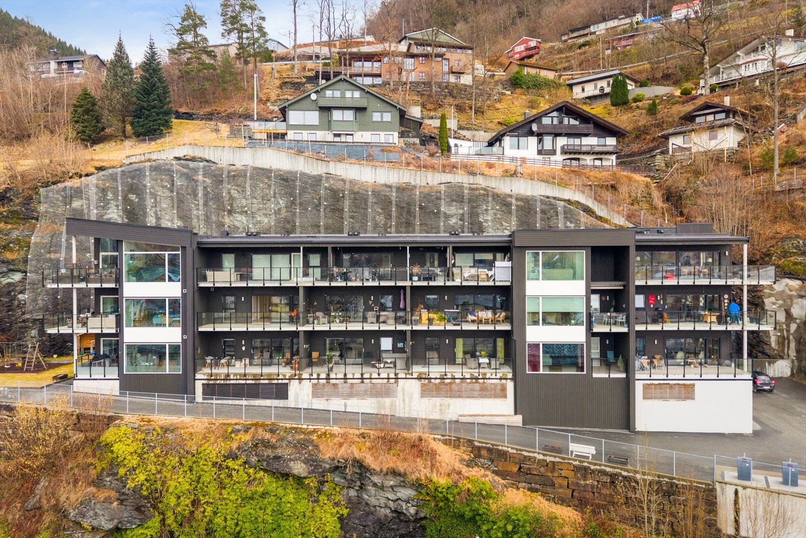 - Nordvik Hardanger v/Torstein Mæland har gleden av å presentere Bergtun 19 - Sjoaskår. Foto: Stian Inderhaug- Galleribilde