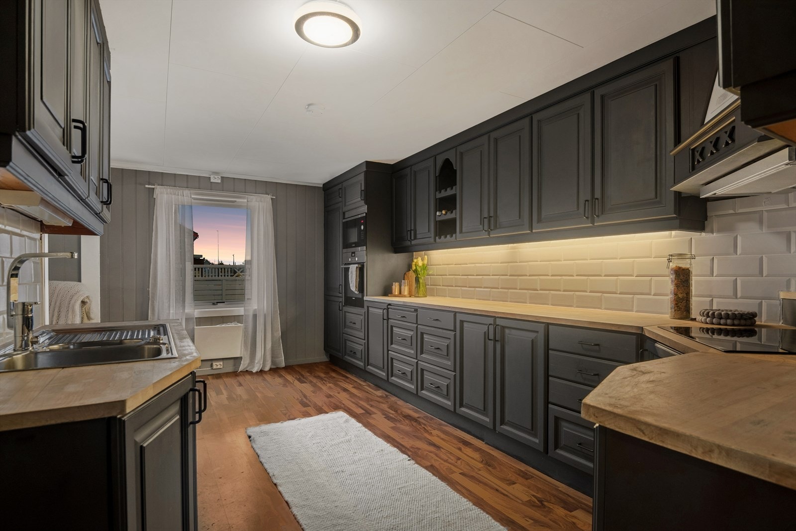 Velkommen til Gata, og flotte Vallset! Galleribilde