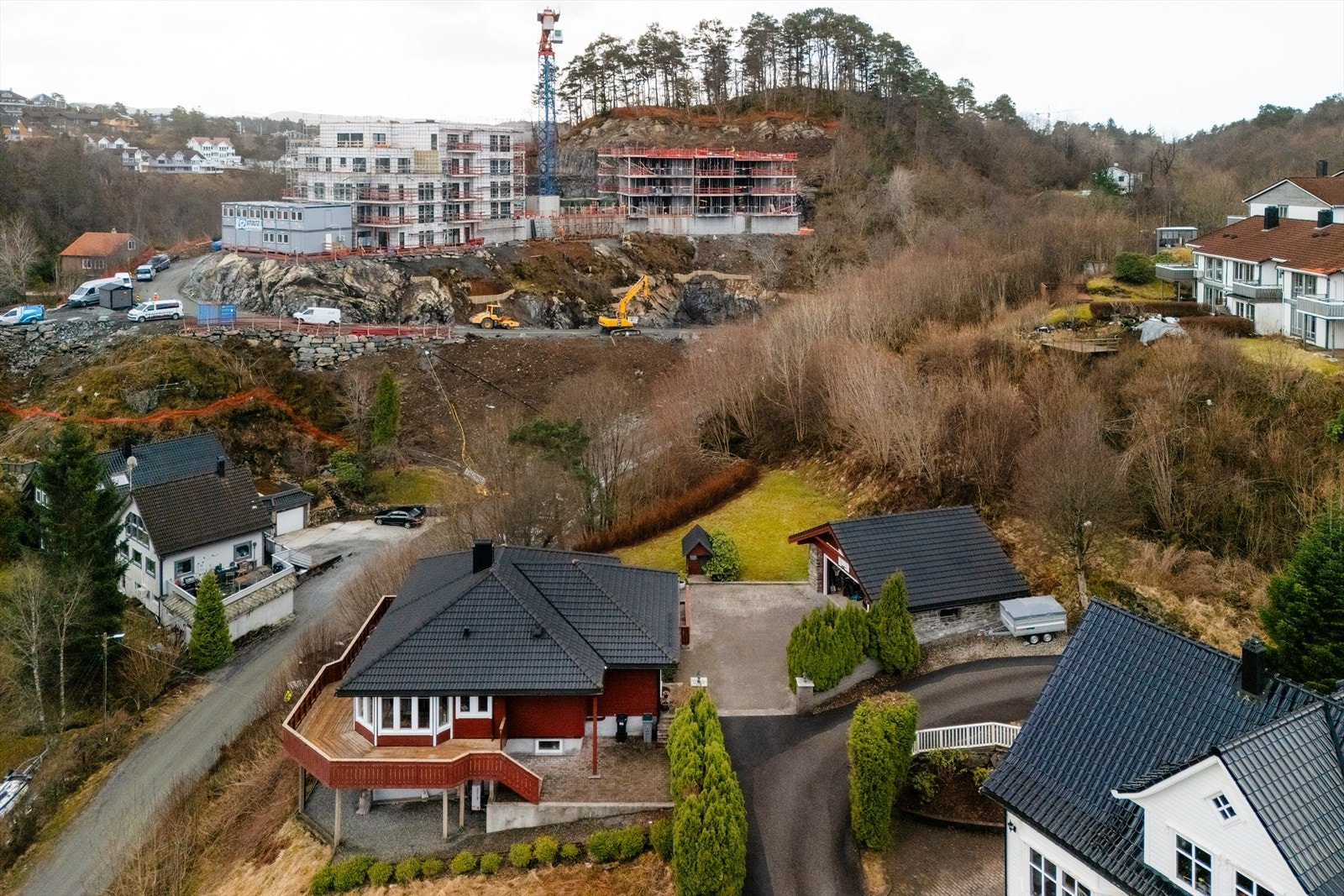 For et større utvalg av butikker, restauranter og servicetilbud ligger Lagunen Storsenter kun rundt 10 minutter unna med bil Galleribilde