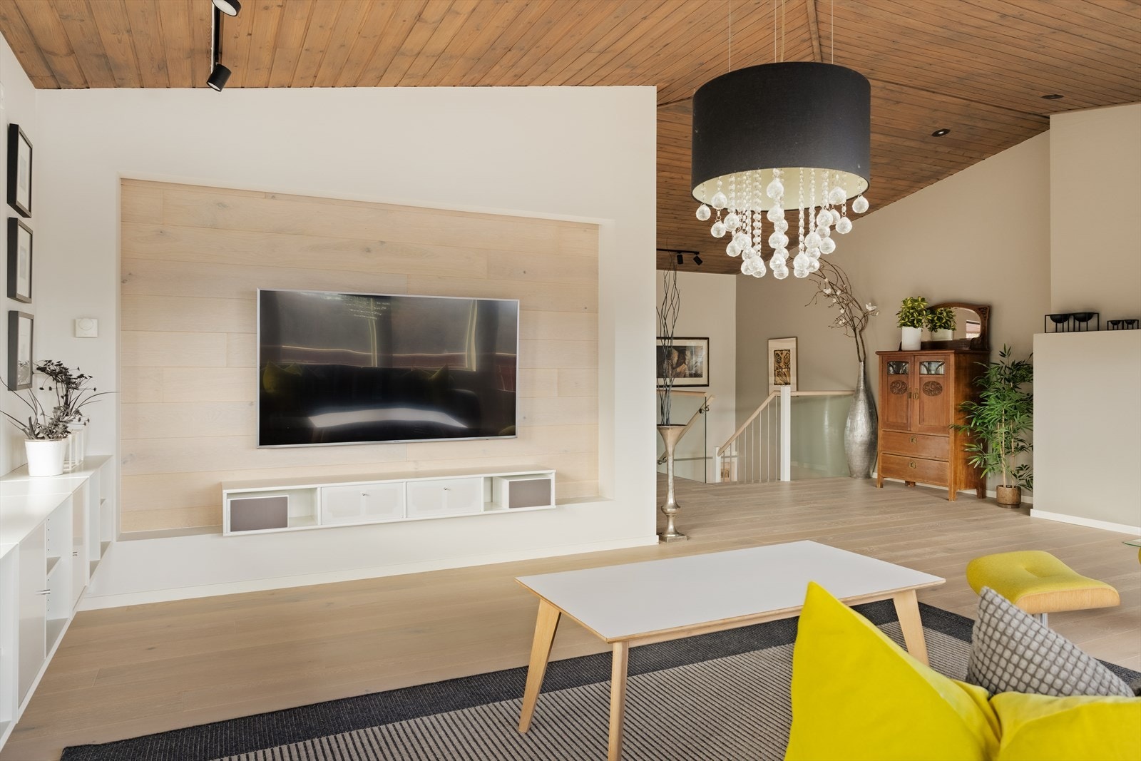 Her er det god plass til en hyggelig sofagruppe Galleribilde