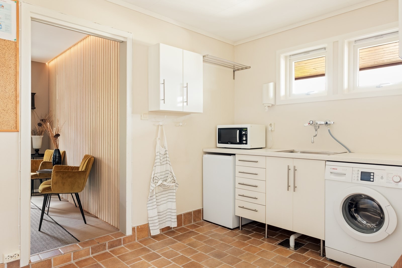 Herfra er det også utgang til boligens entré/gang Galleribilde